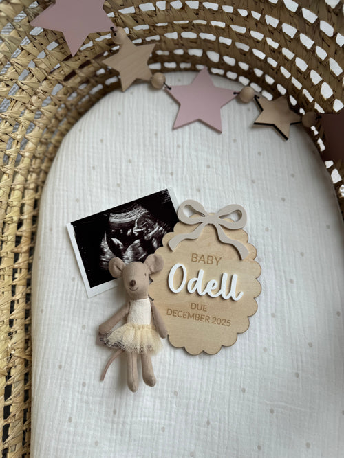 Bow / scalloped pregnancy announcement wooden plaque image 0