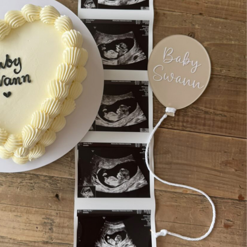 Baby surname balloon image 0