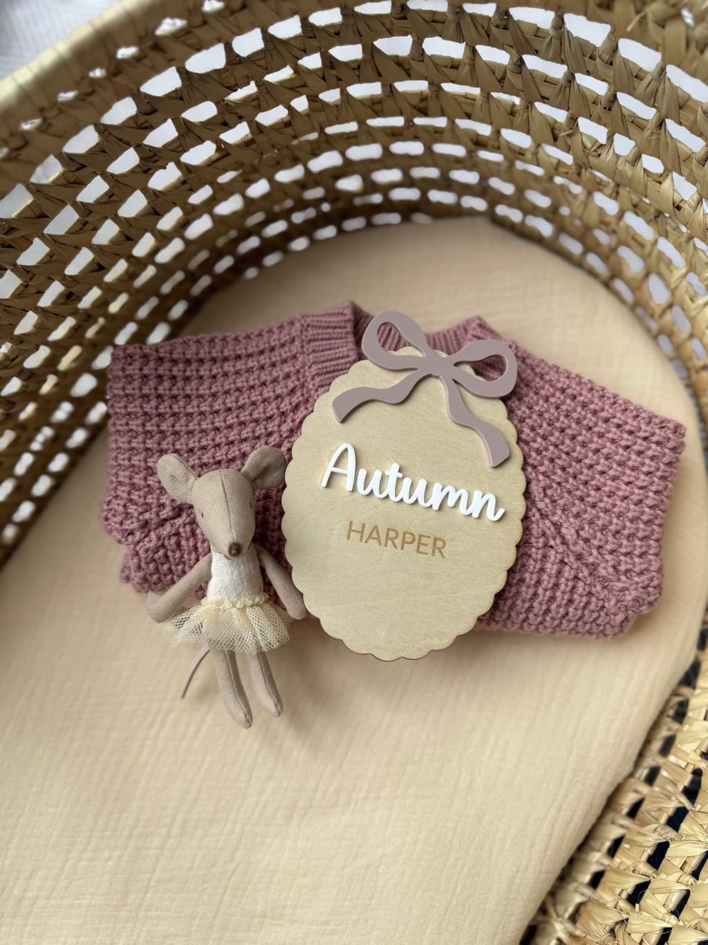 Bow / scalloped name wooden plaque image 0
